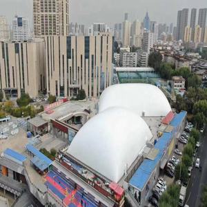 Structure de dôme gonflable personnalisée en membrane PVDF PTFE, structure autoportante pour le sport - Product Image 3