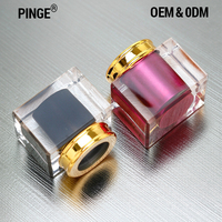 Capuchon de parfum carré transparent en acrylique FEA15 avec collier doré brillant, insert de couleur assortie, couleur personnalisée, vente en gros, fermeture de flacon de parfum