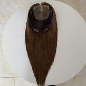 Venta al por Mayor, Listo para Enviar, Topper Mono de 8.5*9, Piezas de Cabello Humano Ruso, Pelucas Mono Topper, Topper de Cabello Humano Virgen con Clip - Product Image 5