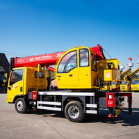 Camion benne FAW 5 tonnes à prix compétitif avec grue à flèche rigide hydraulique et 4 stabilisateurs pour la logistique