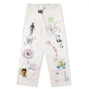 En gros 100% Coton Basquiat Inspiré Abstrait Graffiti Imprimé Blanc Jeans Personnalisé Hommes Légèrement Baggy Fit Pantalon Roman Bold