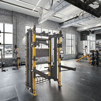Station de musculation multifonctionnelle professionnelle en acier de haute qualité avec cage de puissance, rack à squats et machine Smith