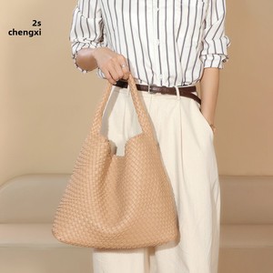 Sac fourre-tout décontracté et tendance en PU tissé à la main pour femme, style coréen, grande capacité, sacs souples à porter sous le bras avec pochette, neuf <span class=keywords><strong>de</strong></span> l'usine - Product Image 4