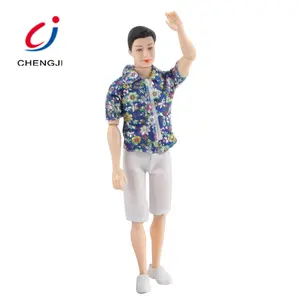 促销时尚逼真的联合可移动英俊男孩娃娃为孩子塑料