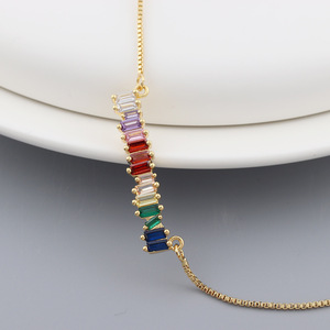 Collar de Barra de Cristal Baguette Arcoíris con Cadena de Serpiente de Cobre Bañado en Oro de 18K, Cadena Delicada y Colorida para Clavícula - Product Image 1