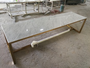 石造家具工場の白大理石会議テーブル、金色のステンレス製の脚に注目 - Product Image 4