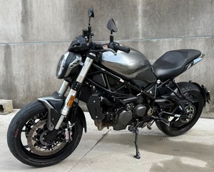 Motocyclettes d'occasion <span class=keywords><strong>Benelli</strong></span> <span class=keywords><strong>752s</strong></span> 750cc Streetbikes, motos tout-terrain, moteur haute performance, état d'origine, prix abordable - Product Image 5