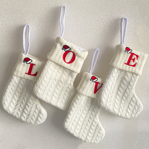 <span class=keywords><strong>Chaussette</strong></span> de <span class=keywords><strong>Noël</strong></span> Brodée 26 Lettres avec Alphabet Flocon de Neige, Ornement Personnalisé pour Sapin de <span class=keywords><strong>Noël</strong></span>, Décoration de Vacances Familiales, Cadeau - Product Image 2