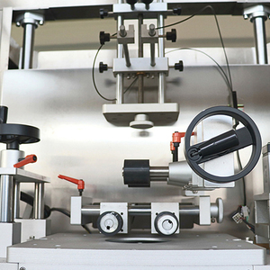 Máquina Etiquetadora Automática de Alta Eficiencia con PLC para Etiquetas Termoencogibles, Túnel de Encogimiento Eléctrico para Botellas y Latas, Etiquetado de Cuerpo Completo - Product Image 5