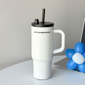Gobelet de voyage isotherme sous vide 720 ml (24 oz) avec poignée, couvercle, paille et base antidérapante pour boissons chaudes - Product Image 6