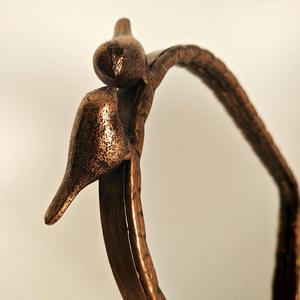 Vintage antiek gouden metalen tafelspiegel met vogeldecoratie, rustieke boogvormige staande kaptafelspiegel voor thuis en slaapkamer - Product Image 3