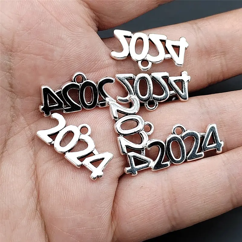 Groothandel Eenvoudige Sieraden Bevindingen Verzilverde Metalen Bedels Vrouwen Diy Mode Armbanden Accessoires Legering Jaar 2024 Hangers