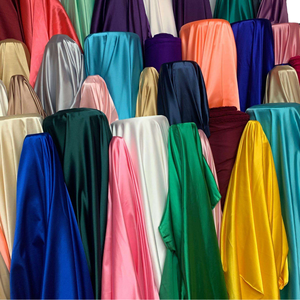 Nhà Máy Bán Buôn Giá Thoáng Khí Tinh Khiết <span class=keywords><strong>Polyester</strong></span> Đồ Ngủ Vải Mẫu Miễn Phí Mềm Quần Áo Ngủ Vải Sáng Bóng <span class=keywords><strong>Polyester</strong></span> Satin Vải - Product Image 1