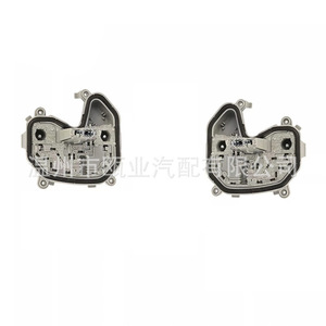 Soporte de Luz de Freno Trasera para Jeep Renegade 2015-2017 68270837AA 68270892AA - Product Image 1