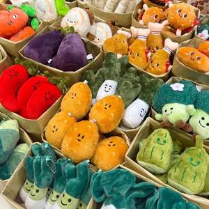 Pingente de Urso de Pelúcia Super Macio 89 Designs com Enchimento de Algodão PP, Acabamento Lavado, Design de Saco de História de Alimentos e Pão Vegetal - Product Image 1