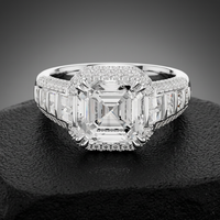 Anillo de Lujo Unisex con Diamante Cultivado en Laboratorio con Corte Asscher, Certificado IGI, E VVS2, en Oro de 14k, Halo Baguette, Banda Ancha de 8.05mm