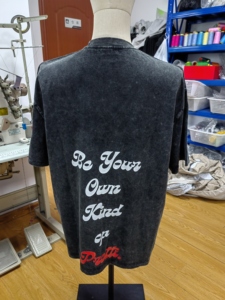 T-shirt personnalisé vintage délavé, col rond, coton épais 100%, impression DTG, coupe ample et courte, t-shirt graphique pour homme - Product Image 2