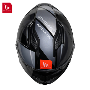 หมวกกันน็อคมอเตอร์ไซค์ MT Helmets รุ่น STINGER 2 หมวกกันน็อคแบบเต็มใบ ดีไซน์กราฟิกสีดำ  พร้อมแผ่นบังแดดใส ได้รับมาตรฐาน ECE  ระบบปลดเร็ว - Product Image 4