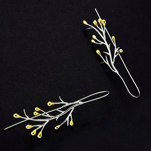 Orecchini Pendenti in Metallo Stile Naturale per Donne, Design Floreale e a Foglia, Gioielli alla Moda, Accessorio Minimalista per Uso Quotidiano - Product Image 2