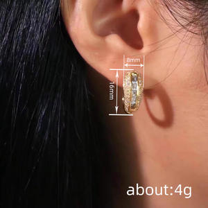 Orecchini E4791 in Oro Giallo con Diamanti Taglio Baguette, Stile Classico da Sposa per Donna - Product Image 6