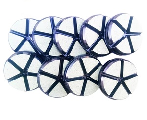 Plaquettes de ponçage diamantées haute durabilité 80 mm personnalisables OEM pour l'<span class=keywords><strong>entretien</strong></span> des sols en béton et pierre, support OBM pour meuleuse 6 mm - Product Image 5