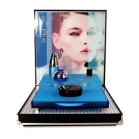 Étagère de présentation de maquillage cosmétique en acrylique moderne personnalisée APEX avec surface polie pour comptoir