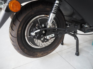 Motocicleta Eléctrica Urbana Inteligente, Portátil y Ligera de Alta Calidad, 72V 5000W, 1000 Ciclos, 72V 52AH - Product Image 4