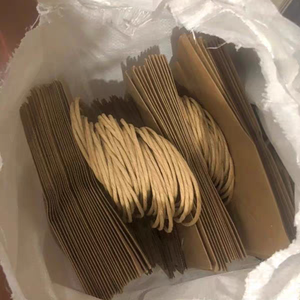 KM Wholesale, prix bas, logo personnalisé, sacs en papier écologiques recyclés blancs, noirs, bruns, pour cadeaux, shopping, vêtements - Product Image 1