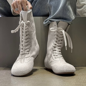 2026 Neue Frühlings-Stiefel aus weißem Wildleder mit atmungsaktivem Schnürsystem für Herren und Damen im britischen Stil, mittelhohe Mode-Stiefel für Paare - Product Image 6