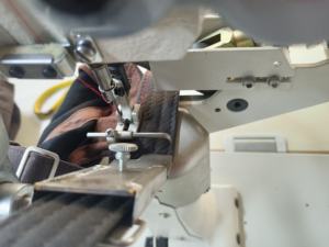 <span class=keywords><strong>DOSO</strong></span> Máquina de Coser Duradera, Máquina de Coser de Cama Plana para Sombrero, Banda PARA EL Sudor, con Cortador de Hilo, Original, Fábrica, Original, 2017 - Product Image 2