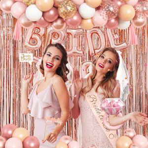 Set Decorazioni per Addio al Nubilato Oro Rosa: Anello in Foil 'Bride', Fascia 'Future Bride', Velo, Palloncini a Cuore, Frange e Nappe di Carta - Product Image 5