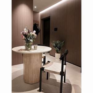 Mesa de comedor redonda estilo Wabi Sabi, losa de mármol travertino, diseño estable para uso en hogares modernos - Product Image 3