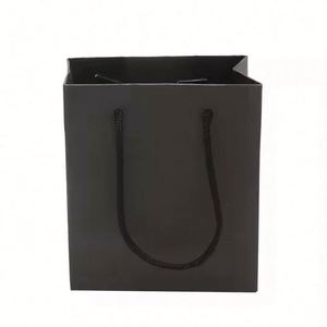 ถุงกระดาษบรรจุภัณฑ์แบบมีหูหิ้ว ลายนูน ทนทาน เป็นมิตรกับสิ่งแวดล้อม พิมพ์โลโก้หรูหรา สำหรับเสื้อผ้า ซูเปอร์มาร์เก็ต และงานแสดงสินค้า - Product Image 3