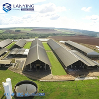 Structure en acier certifiée CE pour grand hangar d'élevage, bâtiment métallique préfabriqué pour l'élevage laitier et bovin