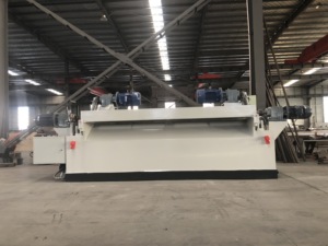 Nouvelle machine à écorcer les arbres YUEQUN haute précision 26 kW pour la production de contreplaqué, moteur à boîte de vitesses, roulement, élimination de l'écorce d'arbre, pompe à moteur - Product Image 1
