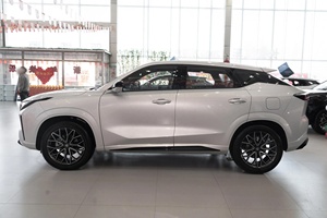 รถยนต์พลังงานใหม่สมรรถนะสูง Changan UNI-Z PHEV SUV 5 ประตู 5 ที่นั่ง ระยะทางวิ่ง 1200 กม. รถยนต์ไฮบริดสำหรับขาย - Product Image 5