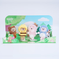 Tableau de scène de cabane forestière sur le thème de l'aventure, pouvant être associé à des chapeaux de randonnée et des ours en peluche pour la randonnée