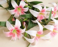 Lys artificiels en soie pour la décoration murale de la maison pour Noël Saint Valentin Nouvel An Fête des mères Fête des pères