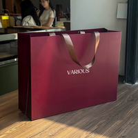Sacs de shopping en carton ivoire personnalisés avec logo de luxe, papier d'art, sacs cadeaux pour chaussures/vêtements