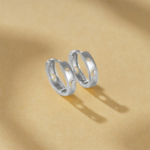 CANNER Vente en gros de bijoux délicats pour femmes, petites boucles d'oreilles créoles ajourées gravées étoile lune soleil, boucles d'oreilles mignonnes, cadeau - Product Image 2