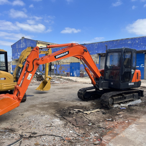 Excavadora Usada Doosan DH55 con Certificación CE, Buen Precio, Excavadora Usada DX60 DX55 de 6 Toneladas en Buen Estado para la Venta - Product Image 3