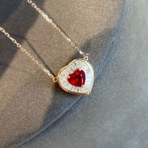 Collier en or massif 18 carats Xinfly Romantic Au750 avec pierres précieuses, rubis 0,40 ct et diamants 0,20 ct, forme cœur - Product Image 3