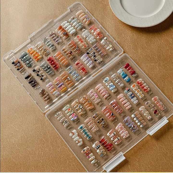 Large Transparent Nail Display Box with Clip Design Recyclable False Press on Nail Packaging for Cosmetic Industry