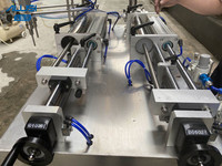 Machine de remplissage d'eau liquide à haute viscosité, double tête horizontale de bâton de miel crème de chauffage de réservoir de pâte d'emballage