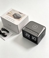 Desktop digitale wekker met speaker, draadloos opladen voor V5.3, 10-30W uitgangsvermogen, kleurrijk LED-licht en FM-radio speaker.