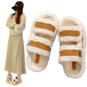 Chaussons d'hiver pour femmes à bout ouvert, en fourrure douce et moelleuse, en poils d'agneau, avec semelle en caoutchouc antidérapante et boucle à une ligne - Product Image 2