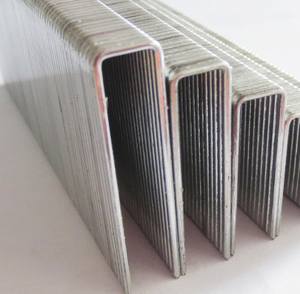 90-serie pneumatische nietmachine en U-vormige stalen spijkers met gepolijste afwerking voor houtbewerking en meubelmakerij - Product Image 5