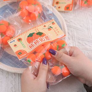 Juguete Antiestrés de Goma Suave con Forma de Fruta (Durazno) para Niños, Bola de Descompresión, Juguete para Apretar y Aliviar el Estrés - Product Image 4