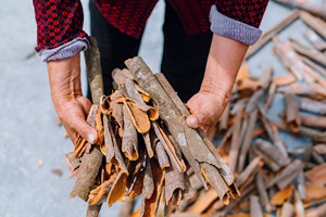 ธูปอบเชยแท้ 100% ผงเปลือกอบเชย ปลอดภัยต่อสิ่งแวดล้อม ทำด้วยมือ กลิ่นหอมอ่อนโยน สำหรับใช้ทางศาสนา ขายส่ง เวียดนาม - Product Image 5