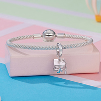 Breloque en forme de toque de graduation plaquée argent avec diplôme et pompon, cadeau de bijoux unisexe